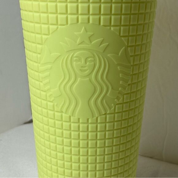 Starbucks New With Tags Matt Yellow Soft Touch Grid 24oz Tumbler - Picture 2 of 4